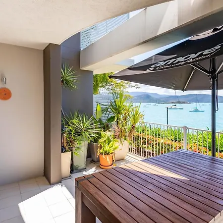 By The Sea Shore With Pool Airlie Beach Exterior photo
